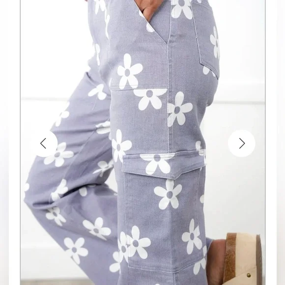 BiBi Gray Floral Wide-Leg Pant NWT - Picture 3 of 8